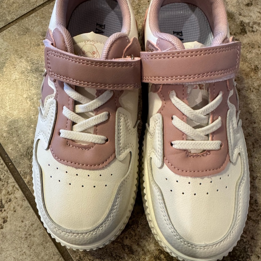 Girls fashion sneakers Euro size 37 youth size 5